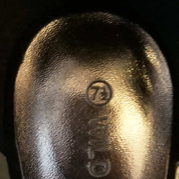 Heels - Picture 2 of 3